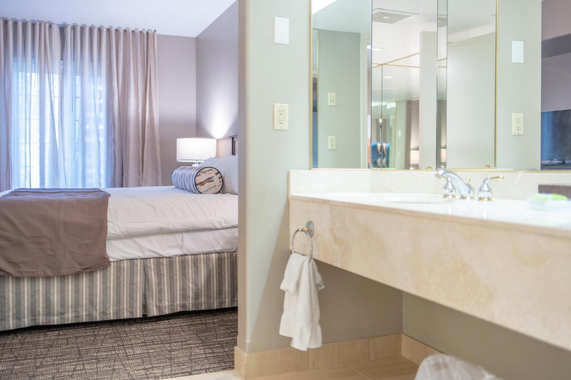 Horseshoe Valley Suites - The Azure Shanty Bay Экстерьер фото