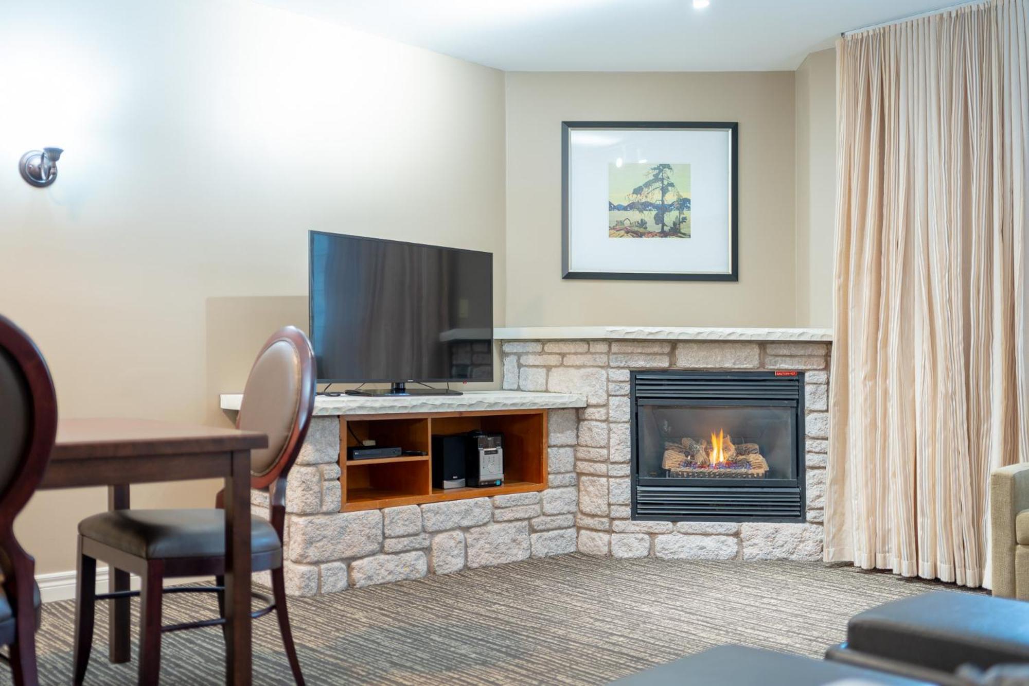 Horseshoe Valley Suites - The Azure Shanty Bay Экстерьер фото
